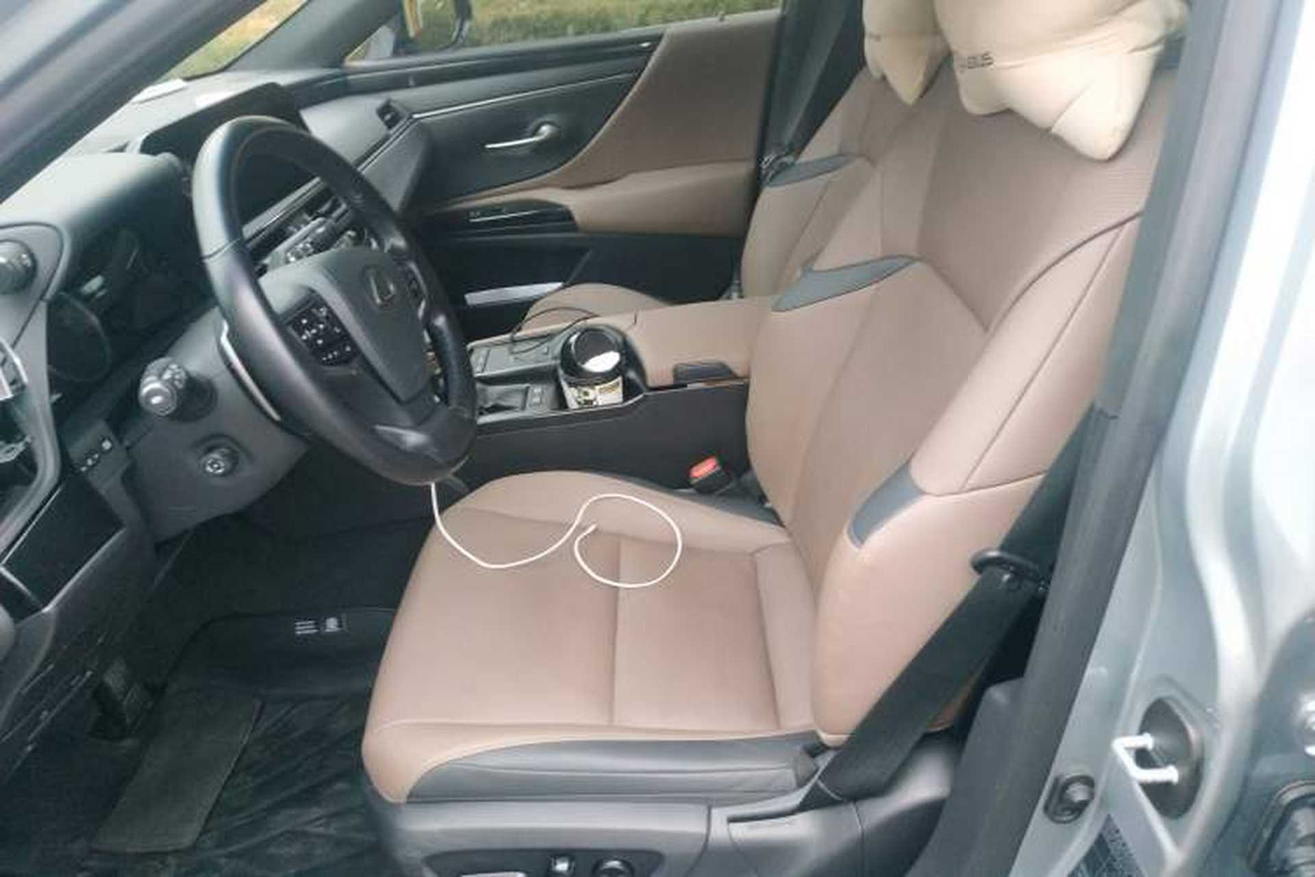 Used Lexus ES 2021 300h Deluxe Edition Left Front Seat