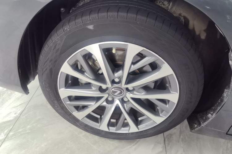 Used Lexus ES 2021 200 Excellence Edition Left Front Wheel Hub