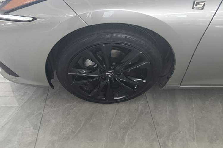 Used Lexus ES 2021 300h F SPORT Left Front Wheel Hub
