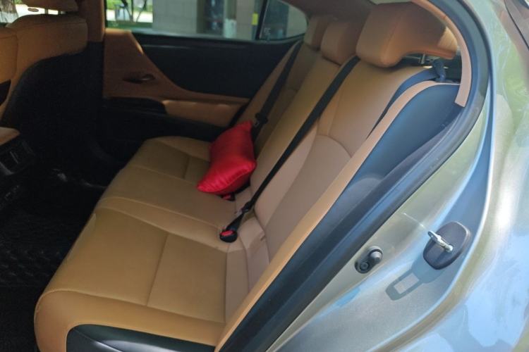 Used Lexus ES 2021 200 Luxury Edition Left Rear Seat