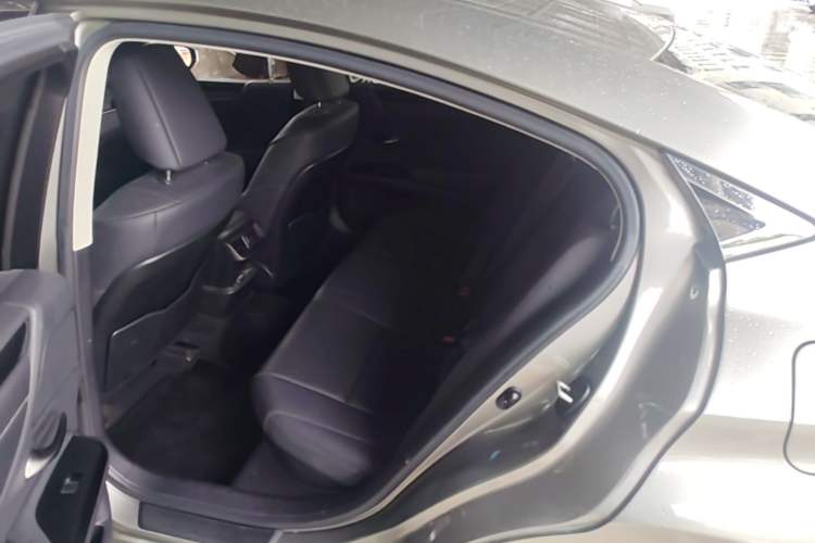 Used Lexus ES 2021 300h Excellence Edition Left Rear Seat