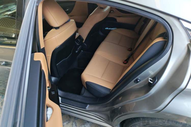 Used Lexus ES 2021 200 Excellence Edition Left Rear Seat