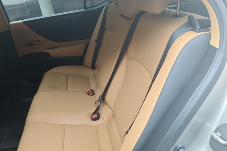 Used Lexus ES 2021 200 Luxury Edition Left Rear Seat