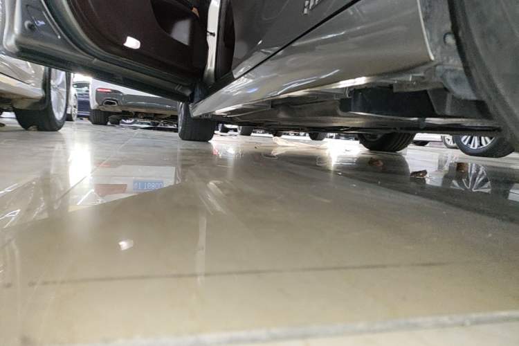 Used Lexus ES 2021 300h Excellence Edition Left Side Sill