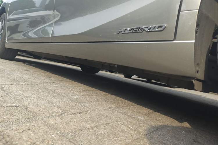 Used Lexus ES 2021 300h Excellence Edition Left Side Sill