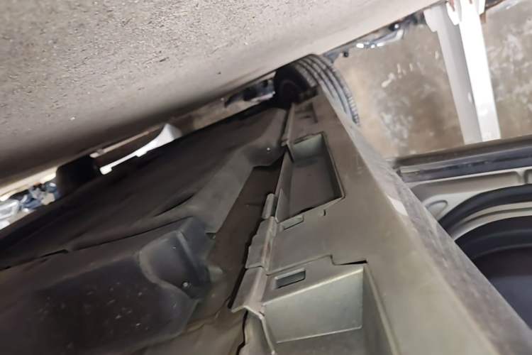 Used Lexus ES 2021 300h Excellence Edition Left Side Sill