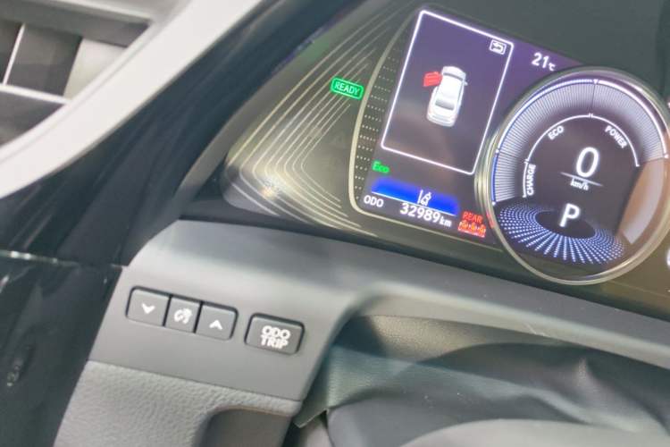 Used Lexus ES 2021 300h Excellence Edition Odometer Close Up