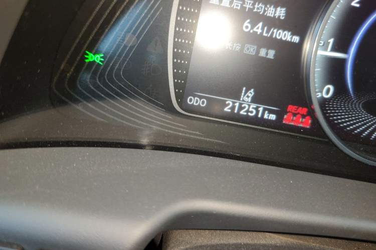 Used Lexus ES 2021 200 Excellence Edition Odometer Close Up