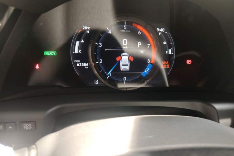 Used Lexus ES 2021 300h F SPORT Odometer Close Up