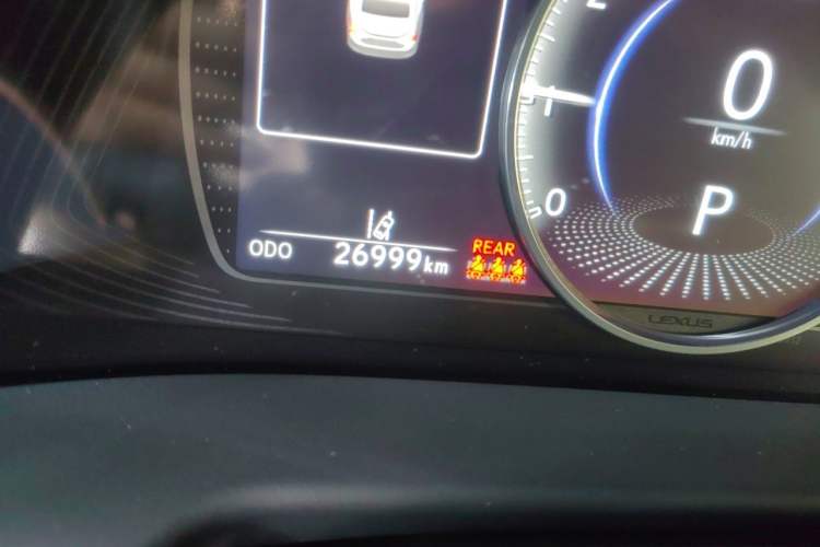 Used Lexus ES 2021 260 Excellence Edition Odometer Close Up