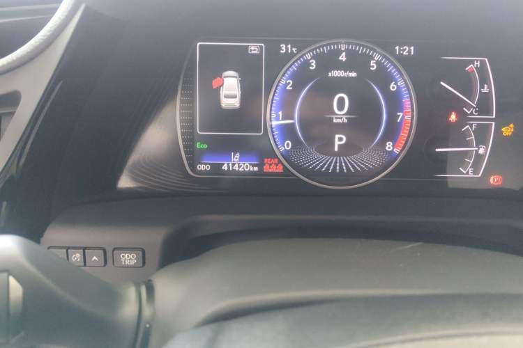 Used Lexus ES 2021 200 Excellence Edition Odometer Close Up