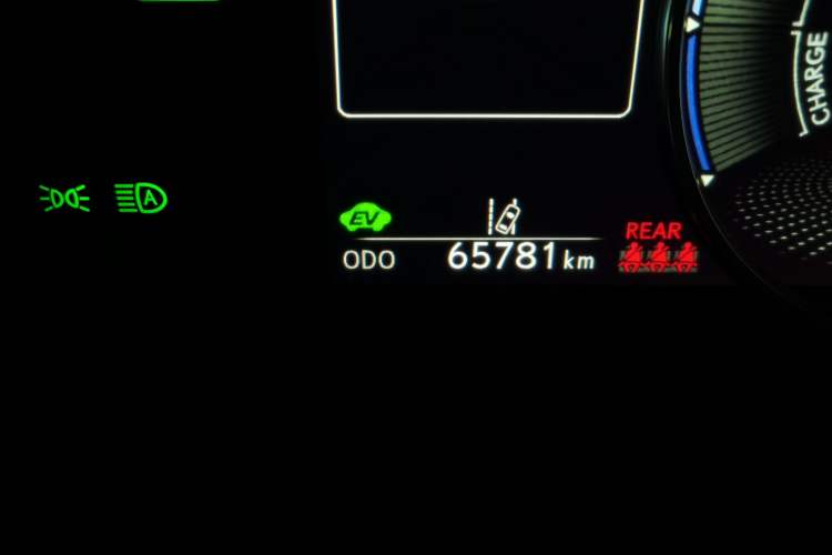 Used Lexus ES 2021 300h Excellence Edition Odometer Close Up