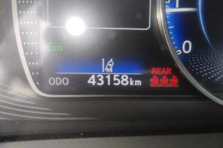 Used Lexus ES 2021 200 Excellence Edition Odometer Close Up