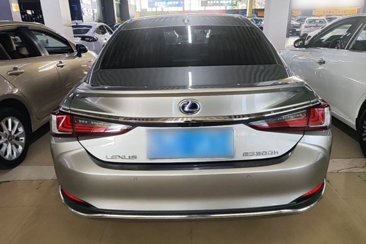 Used Lexus ES 2021 300h Excellence Edition Rear