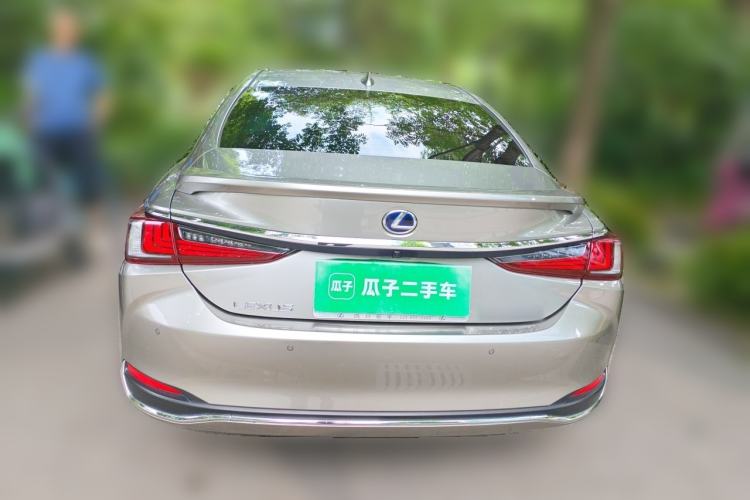Used Lexus ES 2021 300h Excellence Edition Rear