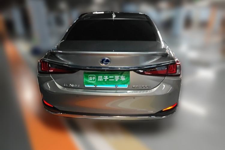 Used Lexus ES 2021 300h Excellence Edition Rear