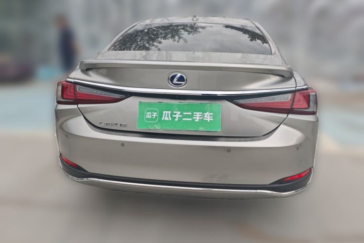 Used Lexus ES 2021 300h Excellence Edition Rear