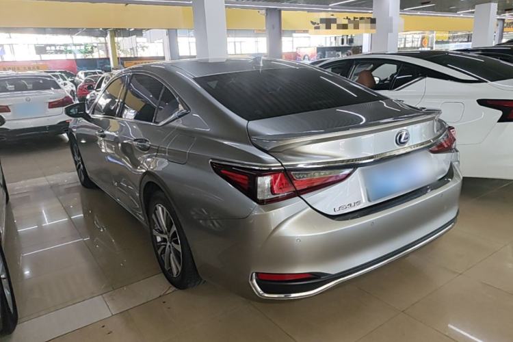 Used Lexus ES 2021 300h Excellence Edition Rear Left 45 Deg