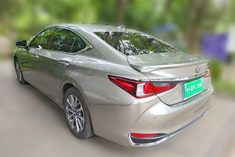 Used Lexus ES 2021 300h Excellence Edition Rear Left 45 Deg