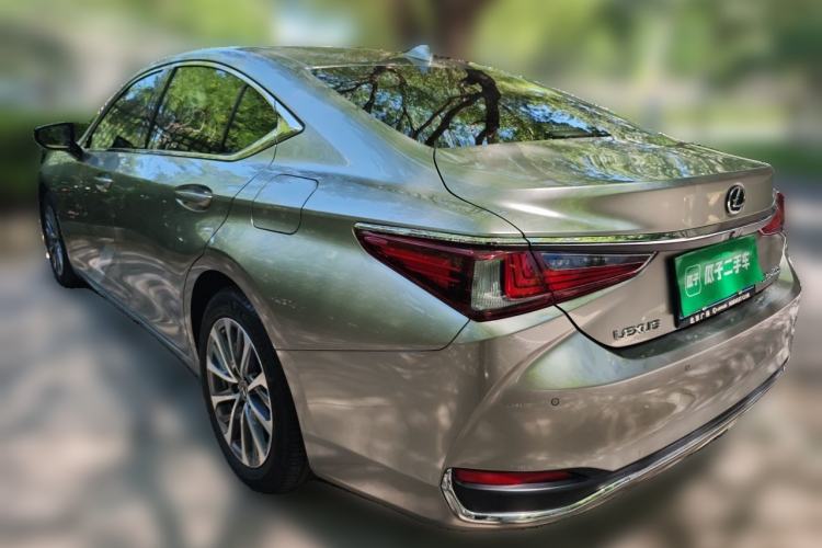 Used Lexus ES 2021 200 Luxury Edition Rear Left 45 Deg
