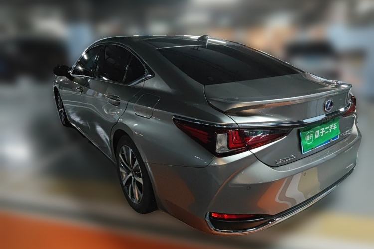 Used Lexus ES 2021 300h Excellence Edition Rear Left 45 Deg