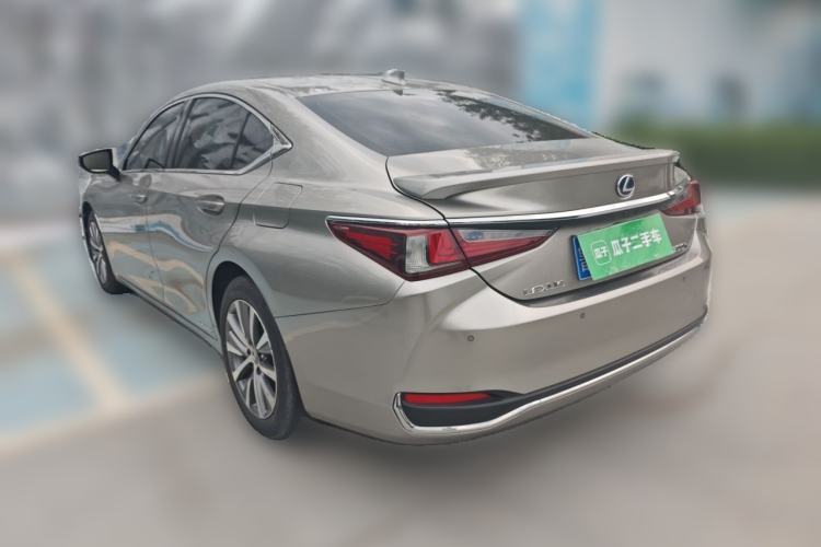 Used Lexus ES 2021 300h Excellence Edition Rear Left 45 Deg