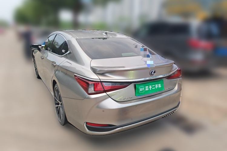 Used Lexus ES 2021 300h Deluxe Edition Rear Left 45 Deg