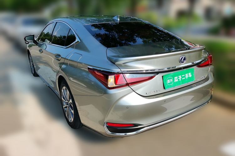 Used Lexus ES 2021 300h Excellence Edition Rear Left 45 Deg