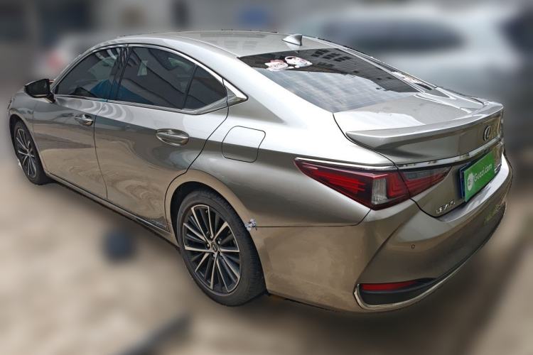 Used Lexus ES 2021 300h Deluxe Edition Rear Left 45 Deg
