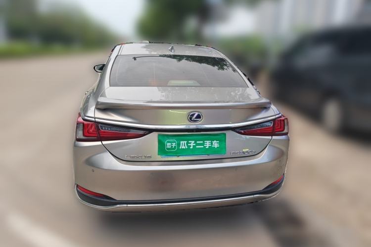 Used Lexus ES 2021 300h Deluxe Edition Rear