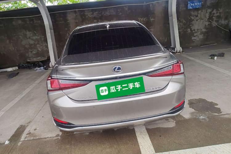 Used Lexus ES 2021 300h Excellence Edition Rear