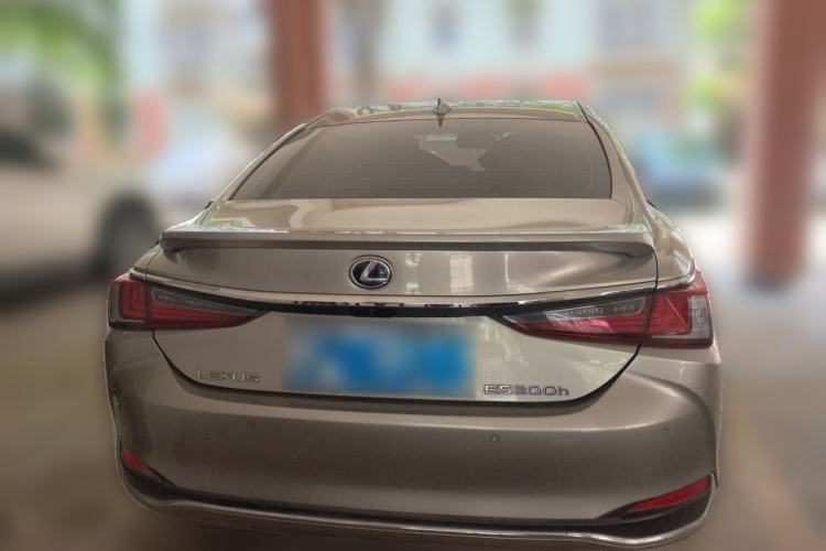 Used Lexus ES 2021 300h Excellence Edition Rear