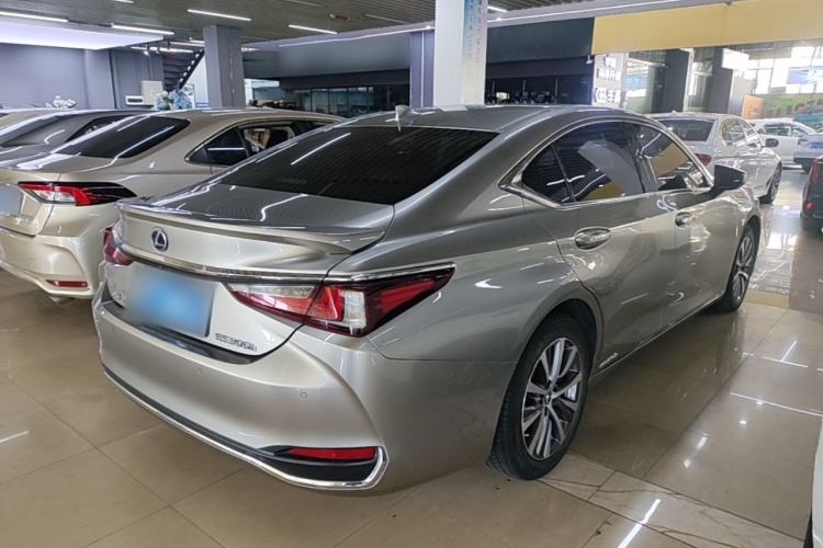 Used Lexus ES 2021 300h Excellence Edition Rear Right 45 Deg