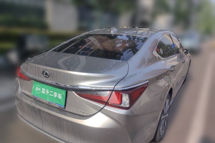 Used Lexus ES 2021 200 Excellence Edition Rear Right 45 Deg