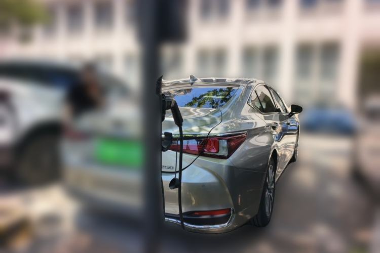 Used Lexus ES 2021 200 Excellence Edition Rear Right 45 Deg