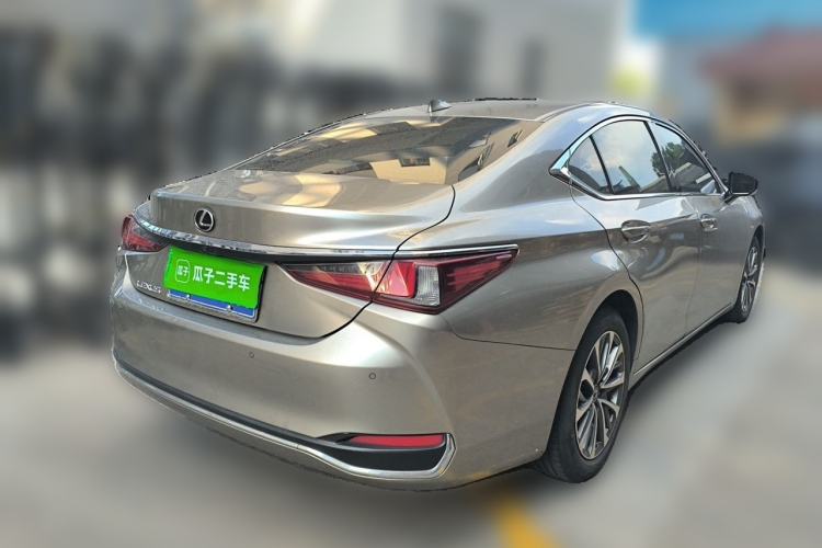 Used Lexus ES 2021 200 Excellence Edition Rear Right 45 Deg