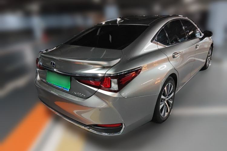 Used Lexus ES 2021 300h Excellence Edition Rear Right 45 Deg