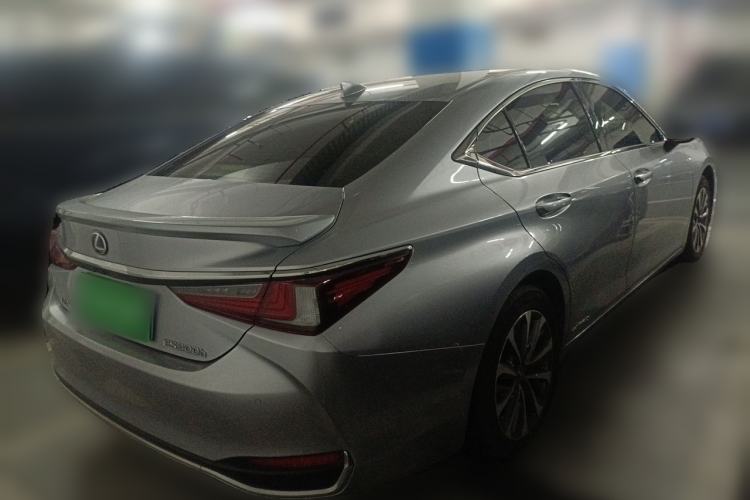Used Lexus ES 2021 300h Excellence Edition Rear Right 45 Deg