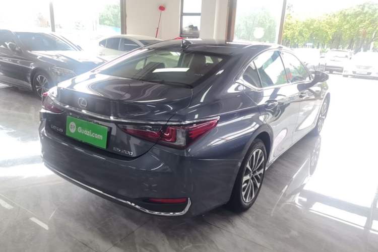 Used Lexus ES 2021 200 Excellence Edition Rear Right 45 Deg
