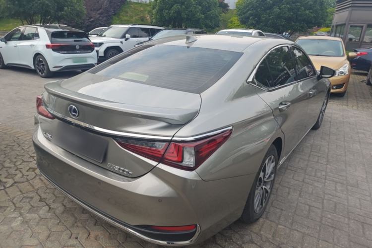Used Lexus ES 2021 300h Excellence Edition Rear Right 45 Deg