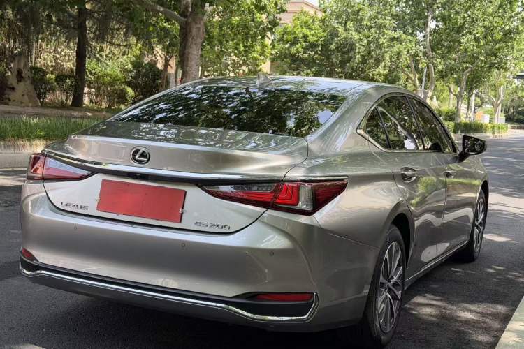 Used Lexus ES 2021 200 Excellence Edition Rear Right 45 Deg