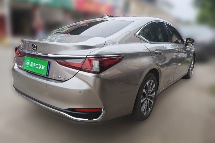 Used Lexus ES 2021 200 Luxury Edition Rear Right 45 Deg