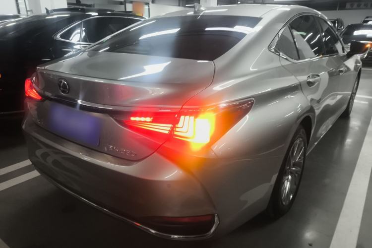 Used Lexus ES 2021 200 Excellence Edition Rear Right 45 Deg