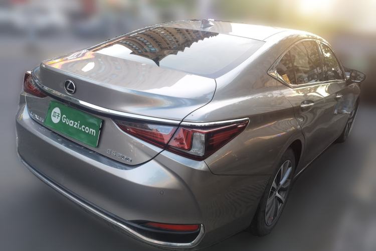 Used Lexus ES 2021 200 Excellence Edition Rear Right 45 Deg