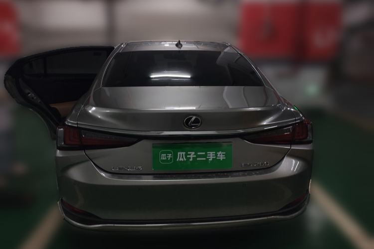 Used Lexus ES 2021 260 Excellence Edition Rear