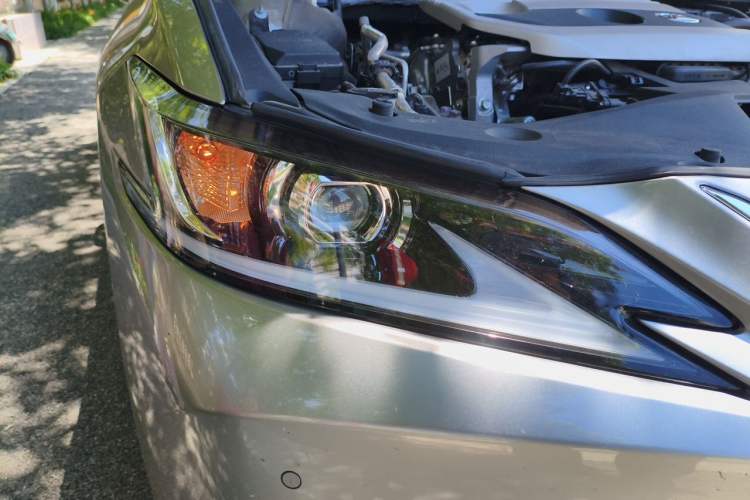 Used Lexus ES 2021 200 Excellence Edition Right Front Headlight