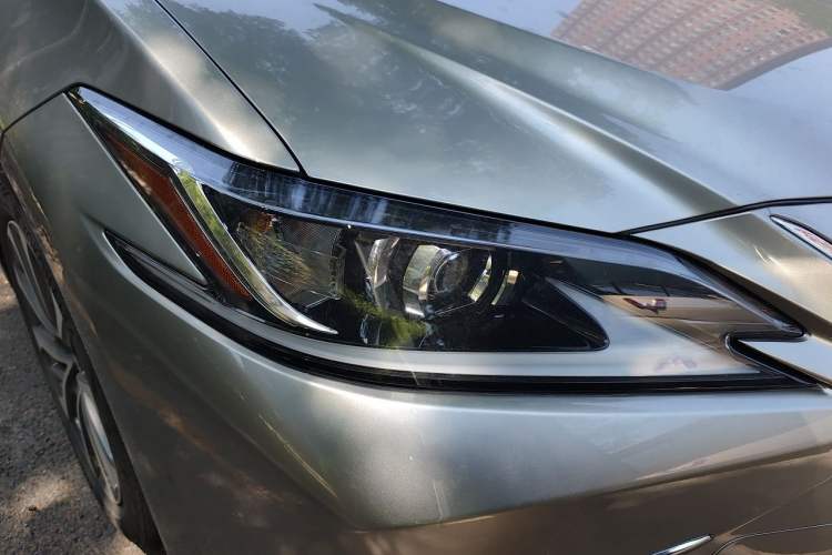 Used Lexus ES 2021 200 Excellence Edition Right Front Headlight