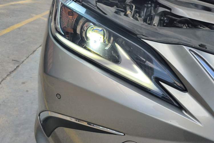 Used Lexus ES 2021 200 Excellence Edition Right Front Headlight