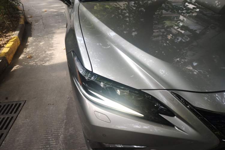 Used Lexus ES 2021 300h F SPORT Right Front Headlight