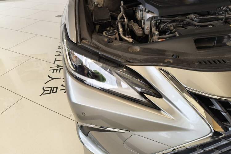 Used Lexus ES 2021 200 Excellence Edition Right Front Headlight